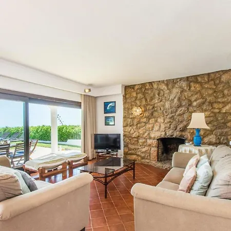 Casa Amendoeiras By Lovelystay * אלבופיירה